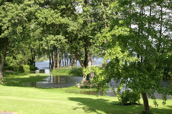 Hochwasser auch in der Gemeinde Dörnick, verursacht durch die Schwentine im Juni 2013.